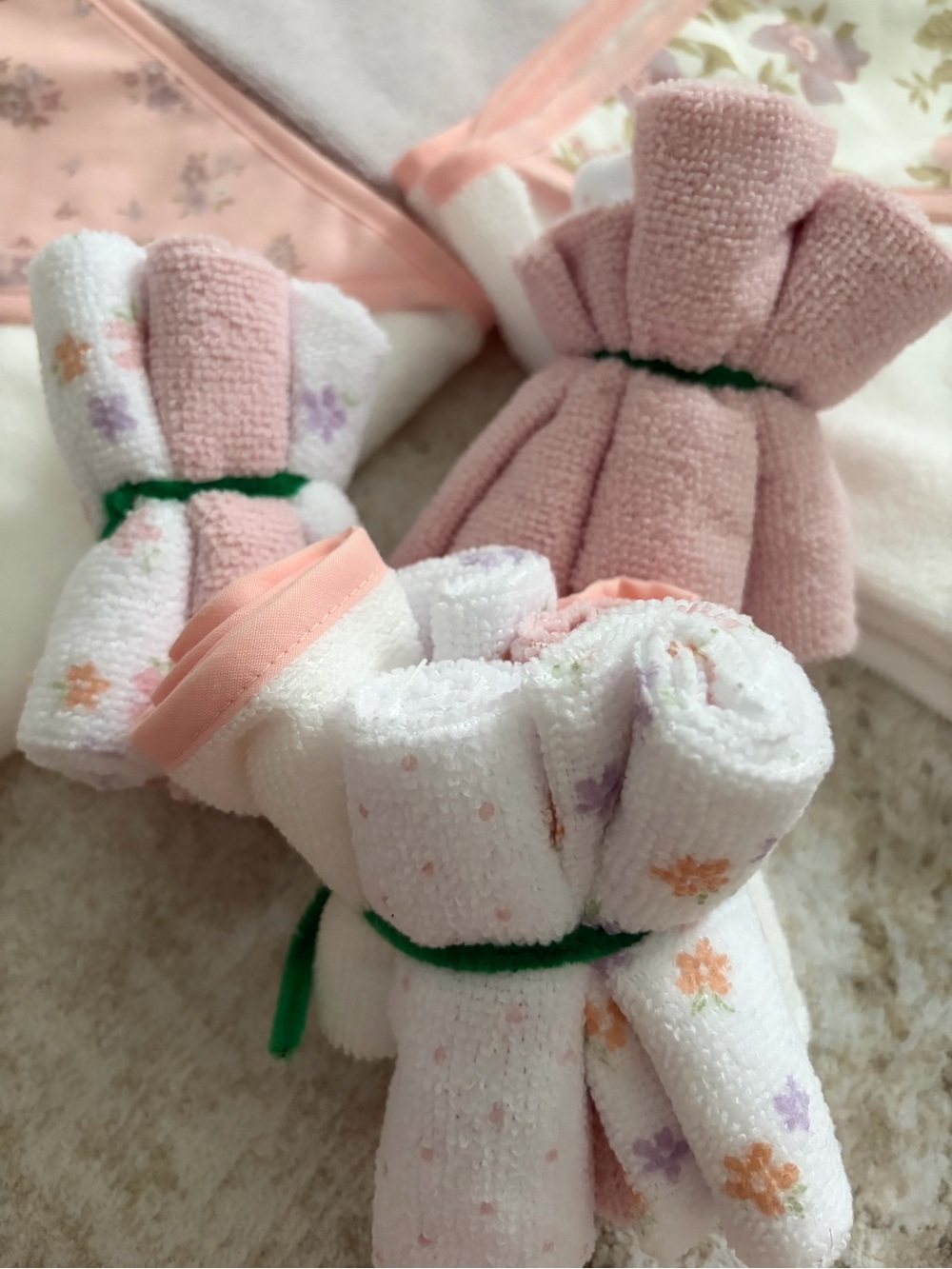 Hooded Towel Set with Washcloths for Baby Girl - Picture 4 of 5